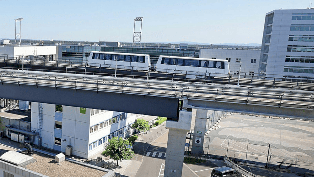 Hệ thống tàu tự động kết nối các khu vực nhà ga